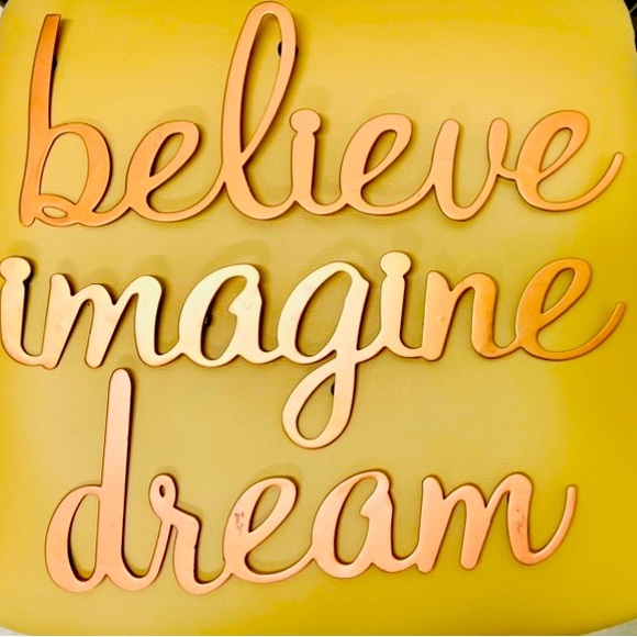 Other - Inspirational wall decor “imagine, dream, believe”